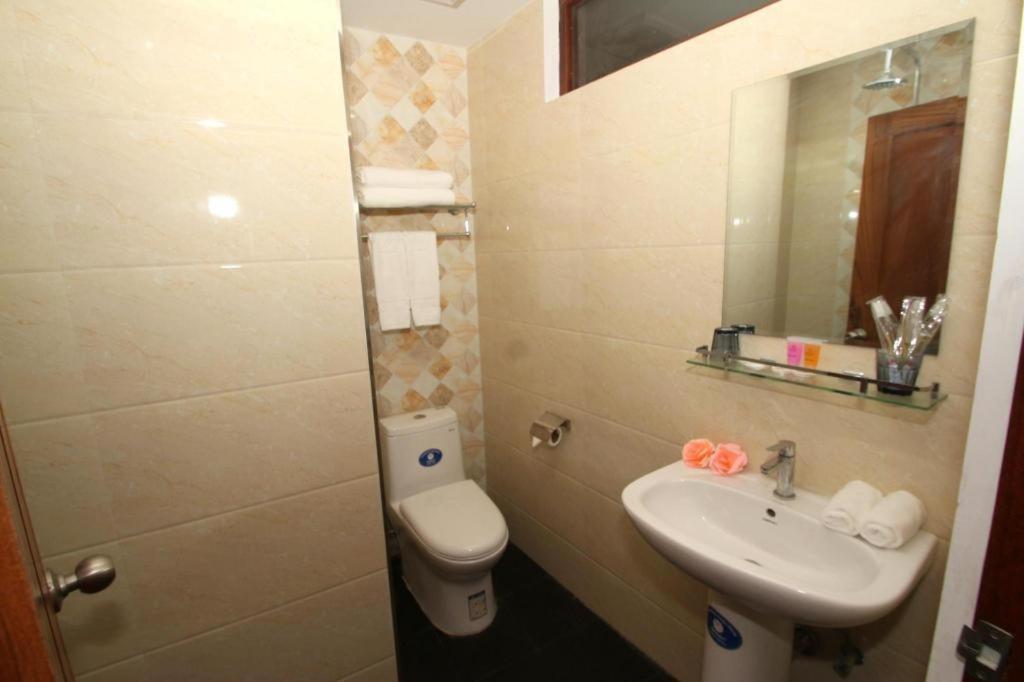 Gemsy Hotel Yangon Exterior photo