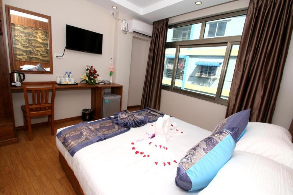 Gemsy Hotel Yangon Exterior photo