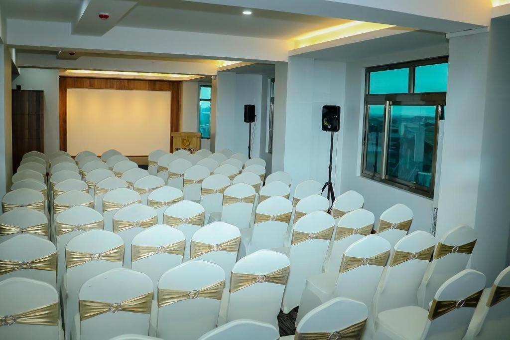 Gemsy Hotel Yangon Exterior photo