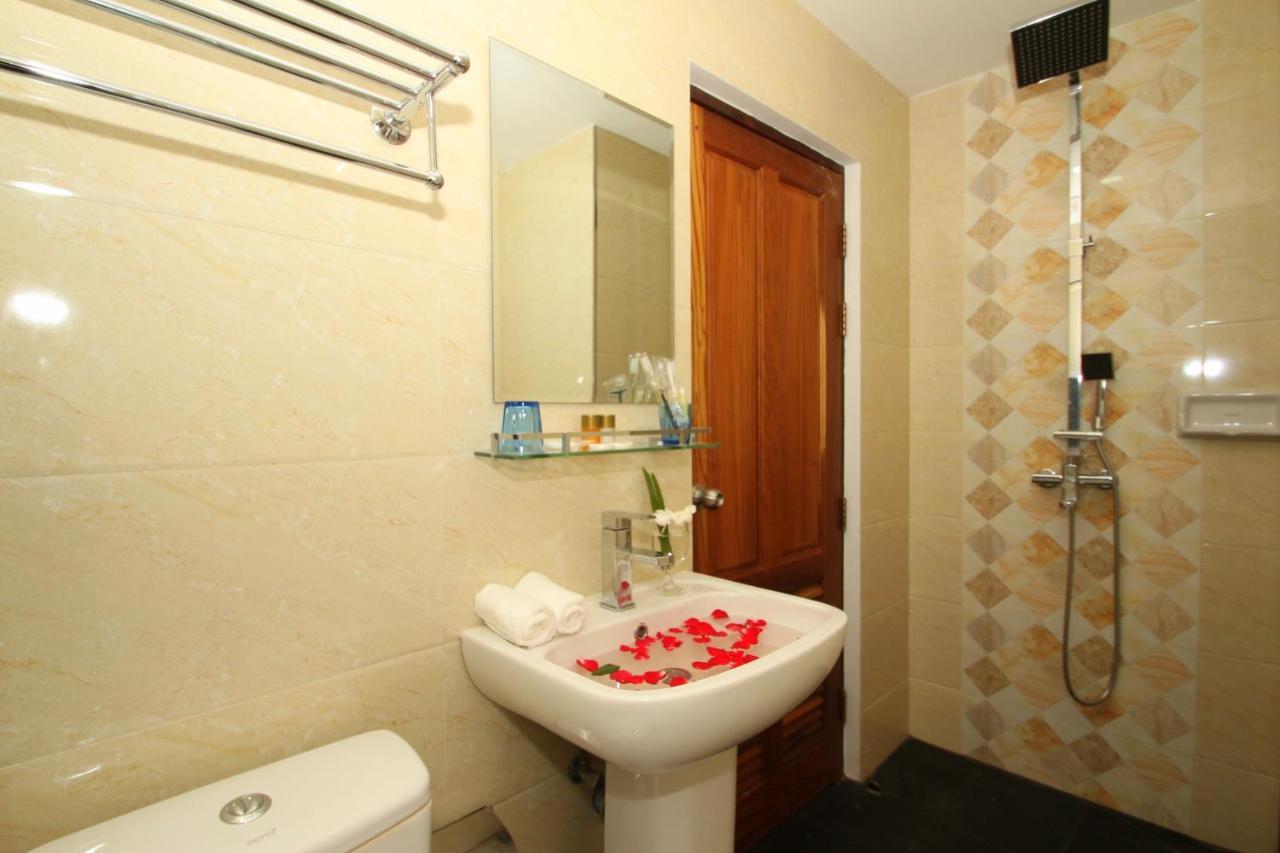 Gemsy Hotel Yangon Exterior photo