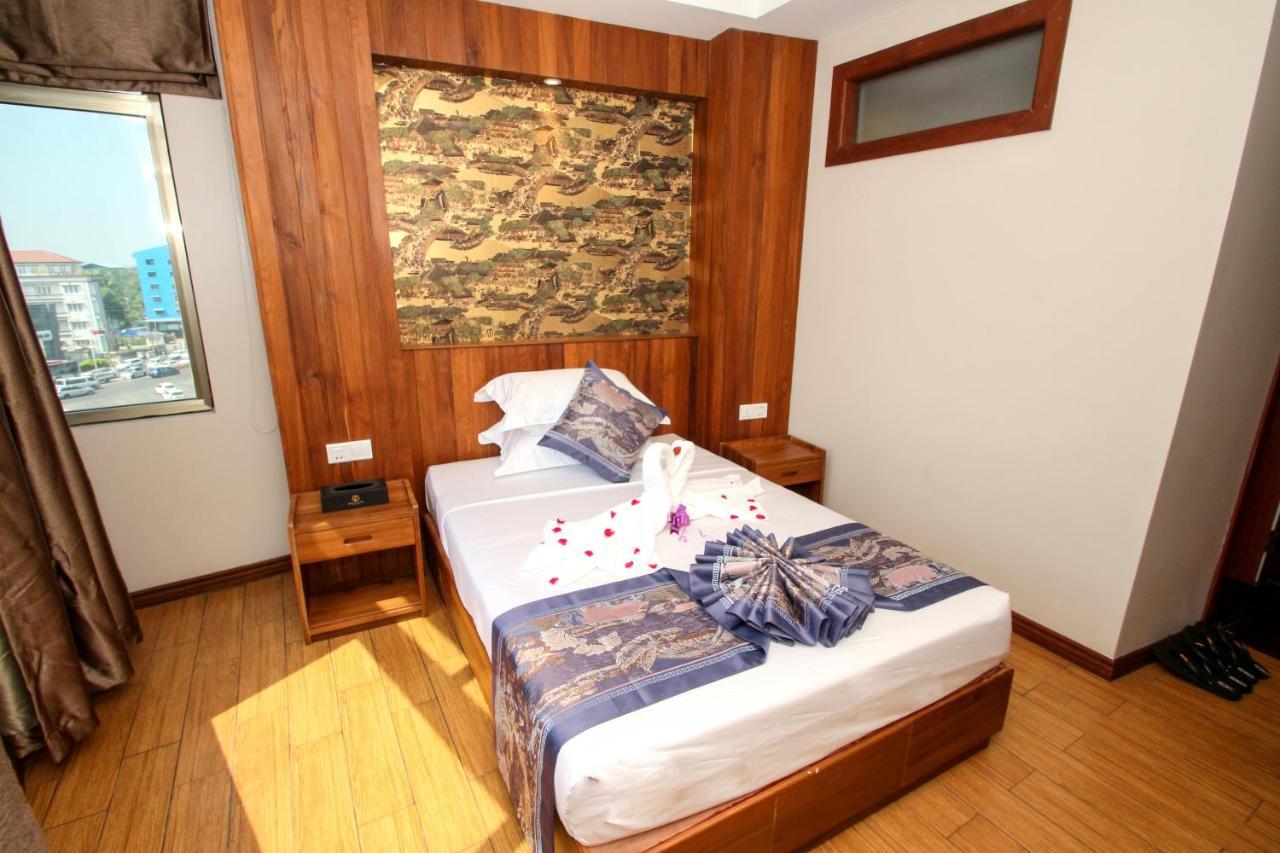 Gemsy Hotel Yangon Exterior photo