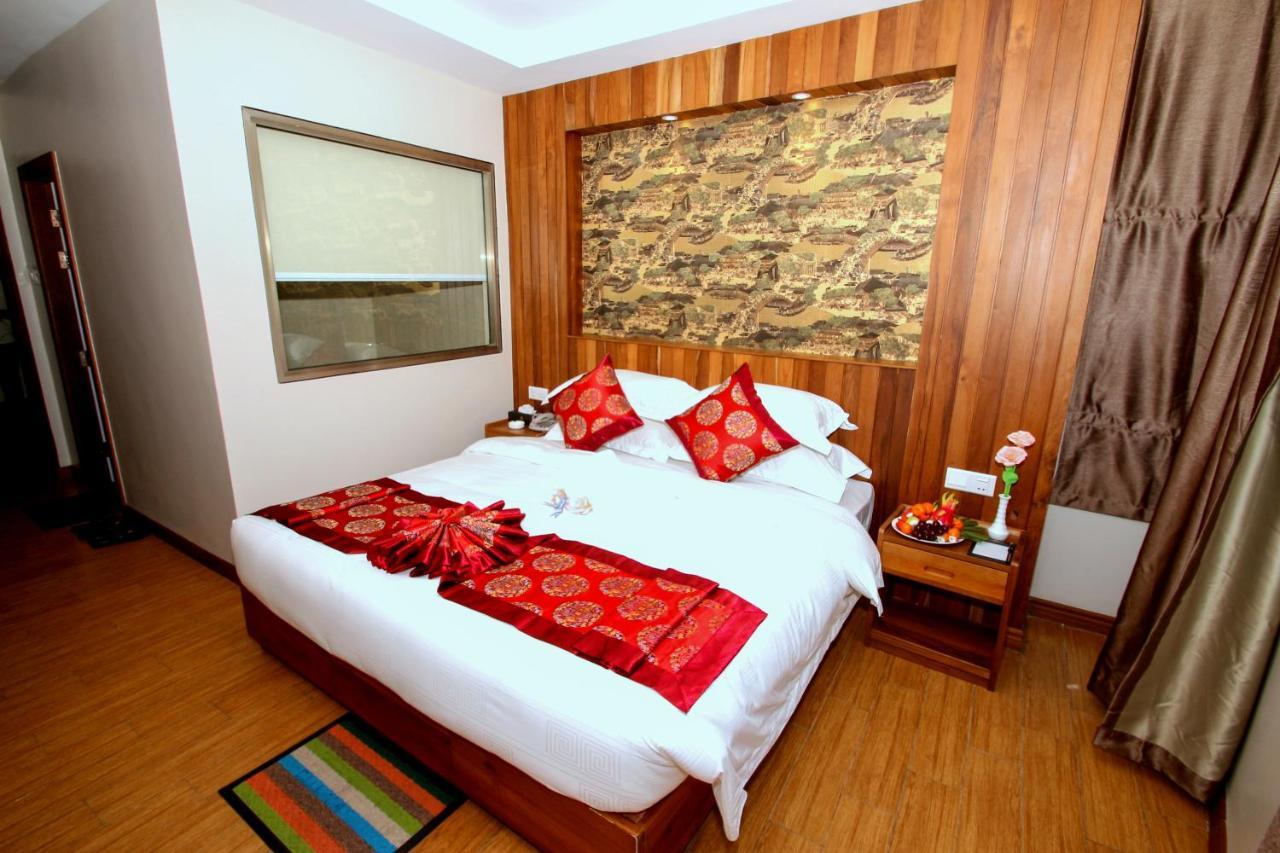 Gemsy Hotel Yangon Exterior photo