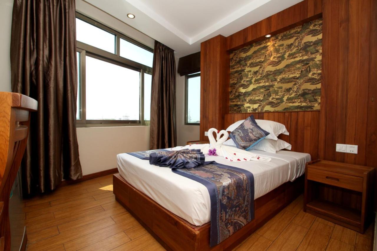 Gemsy Hotel Yangon Exterior photo