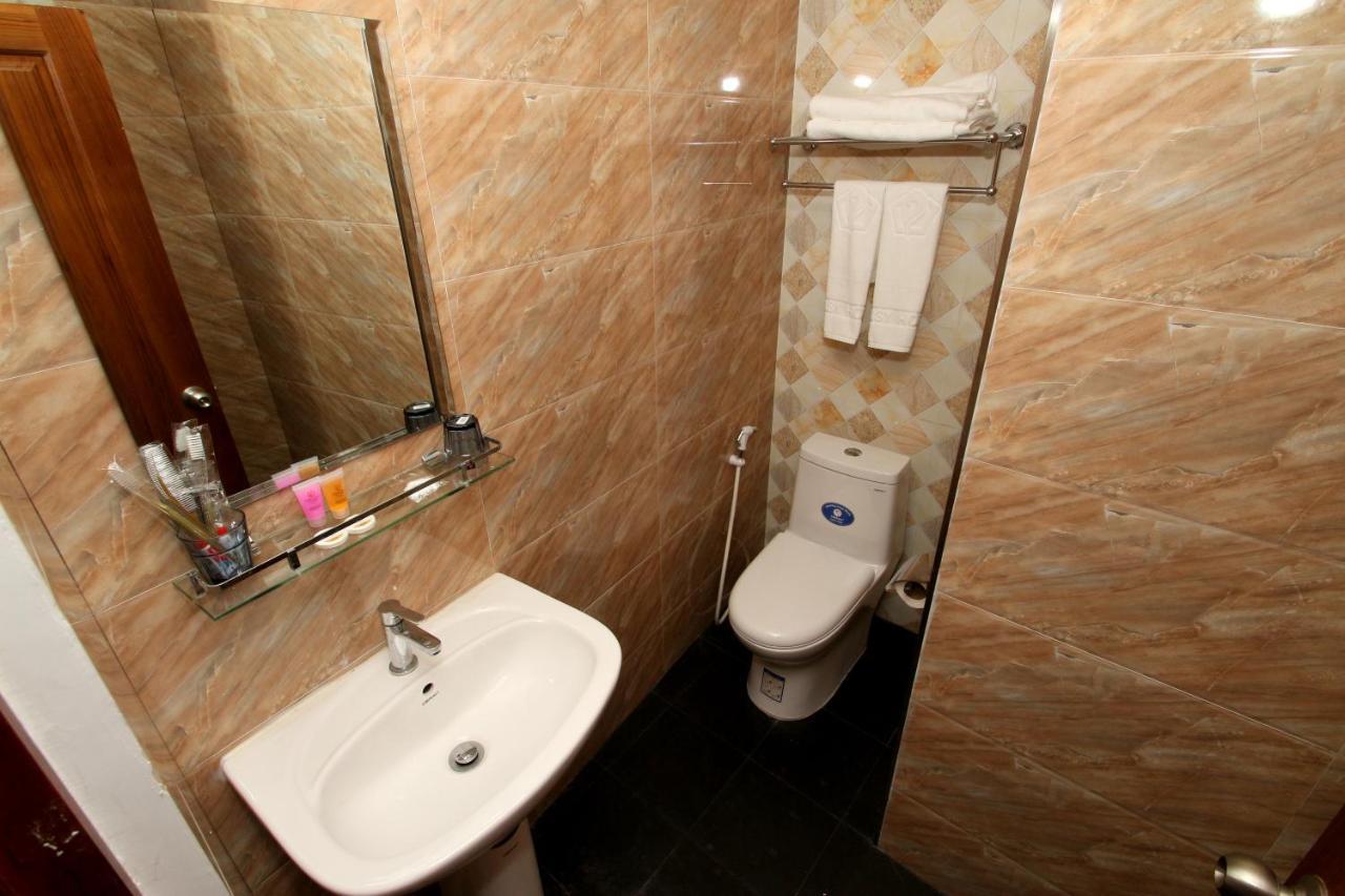 Gemsy Hotel Yangon Room photo