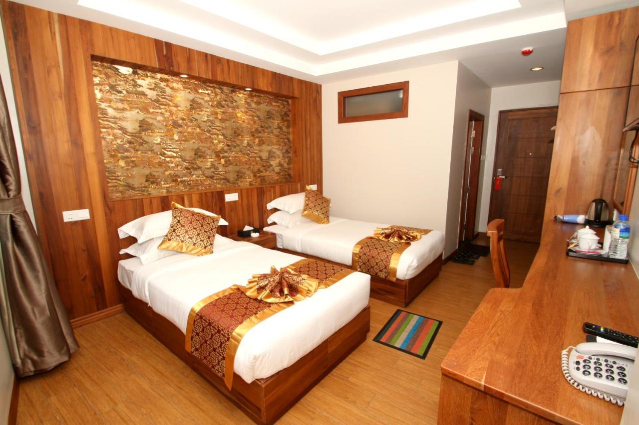 Gemsy Hotel Yangon Exterior photo