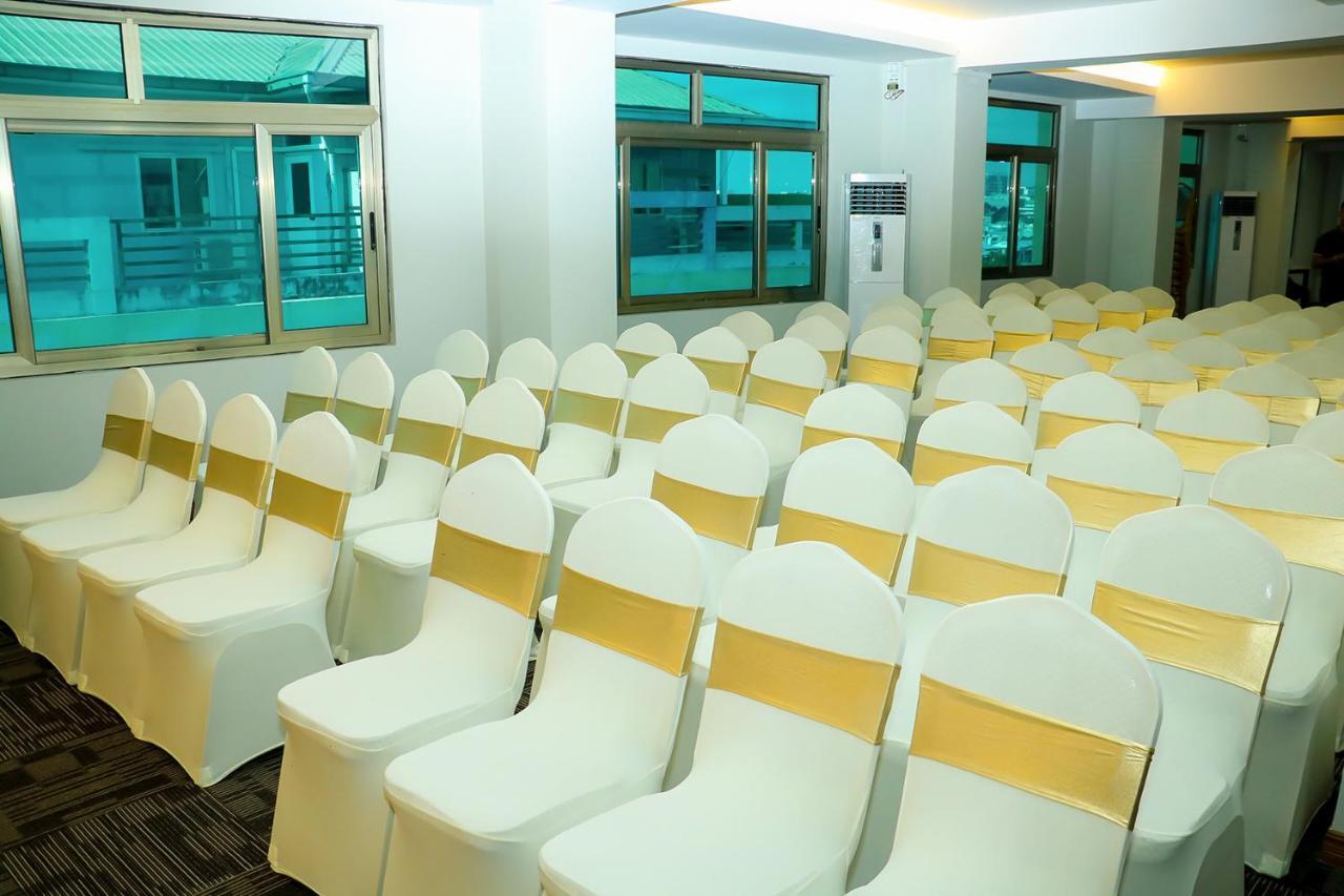 Gemsy Hotel Yangon Exterior photo
